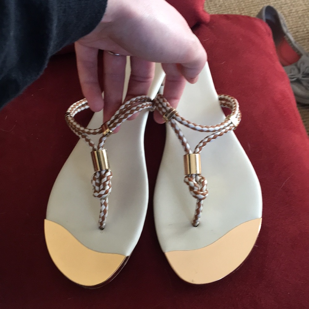 ⭐️3 for $15⭐️Gold and brown sandals - Picture 3 of 3